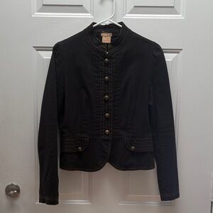 Forever 21 Black Cropped Structured Button-Up jacket.